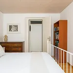 Rose By Quokka 360 - Refined Two-bedroom With Garden