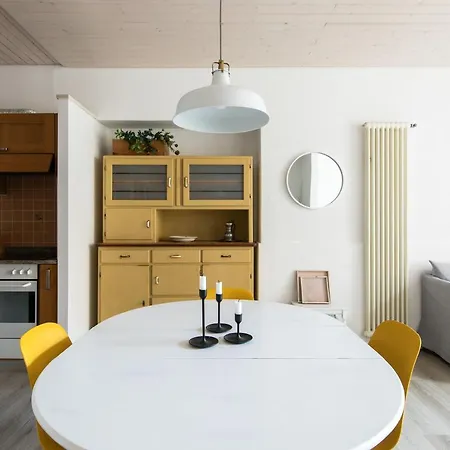 Rose By Quokka 360 - Refined Two-bedroom With Garden Apartment *