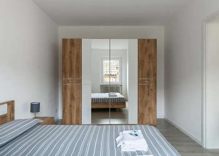 Rose By Quokka 360 - Refined Two-bedroom With Garden Apartment *