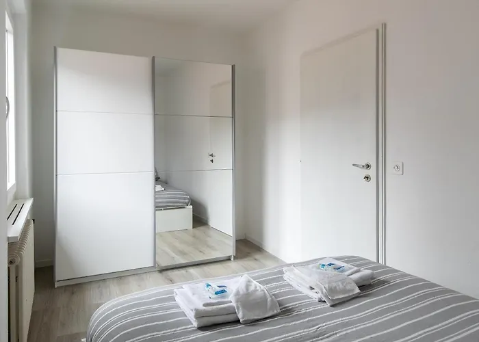 Rose By Quokka 360 - Refined Two-bedroom With Garden