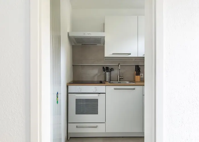 Rose By Quokka 360 - Refined Two-bedroom With Garden