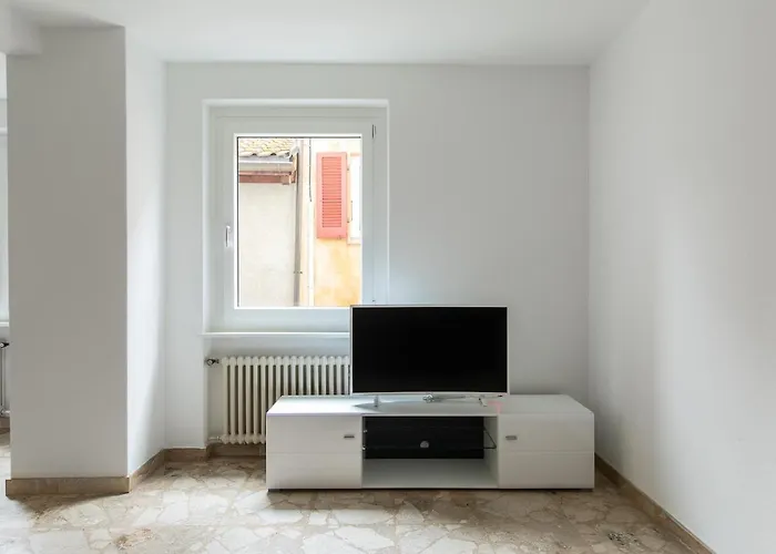 Apartman Rose By Quokka 360 - Refined Two-bedroom With Garden Lugano