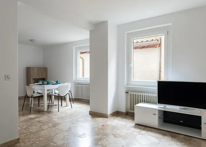 Rose By Quokka 360 - Refined Two-bedroom With Garden Apartamento *