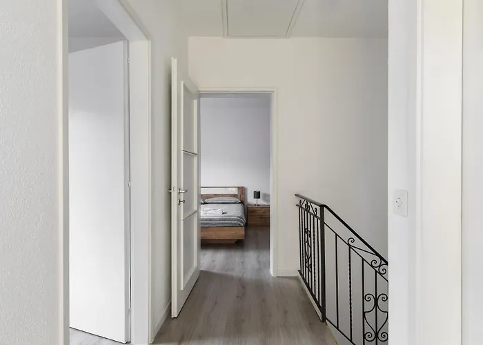 Rose By Quokka 360 - Refined Two-bedroom With Garden Lugano