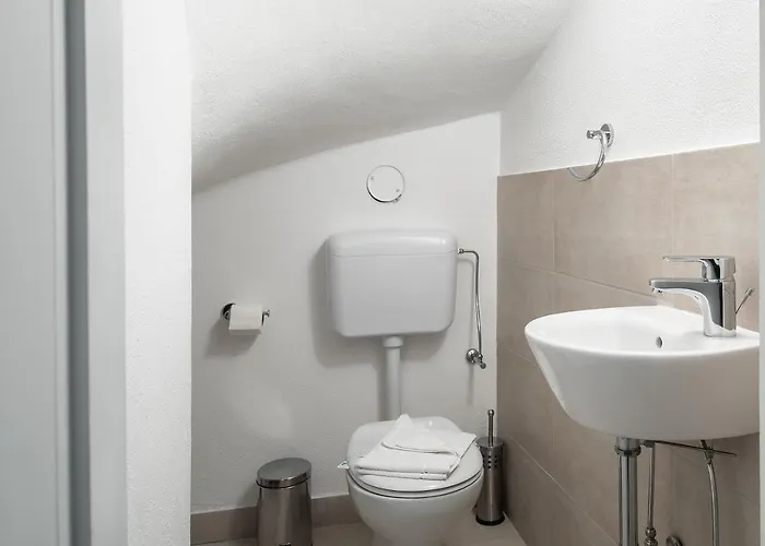 Apartamento Rose By Quokka 360 - Refined Two-bedroom With Garden