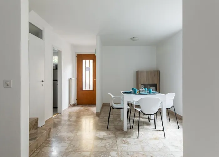 Rose By Quokka 360 - Refined Two-bedroom With Garden Lugano