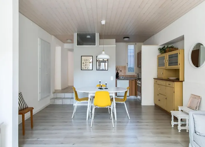 Rose By Quokka 360 - Refined Two-bedroom With Garden Apartman *