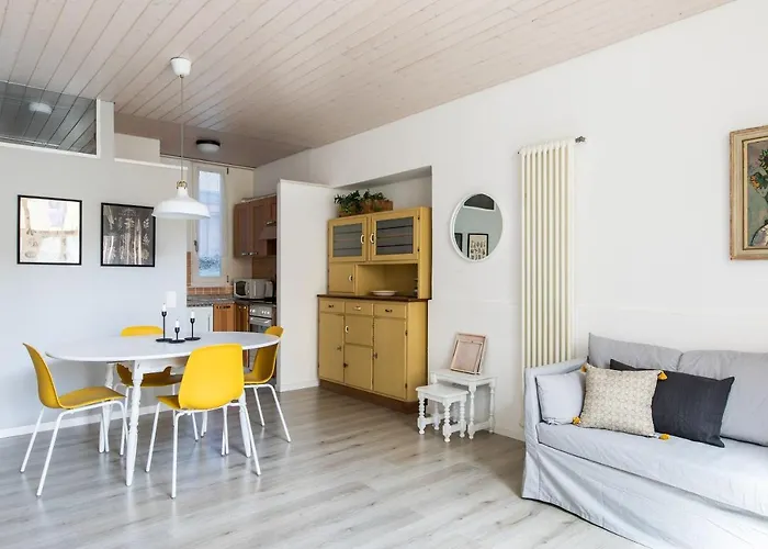 Rose By Quokka 360 - Refined Two-bedroom With Garden Apartamento Lugano