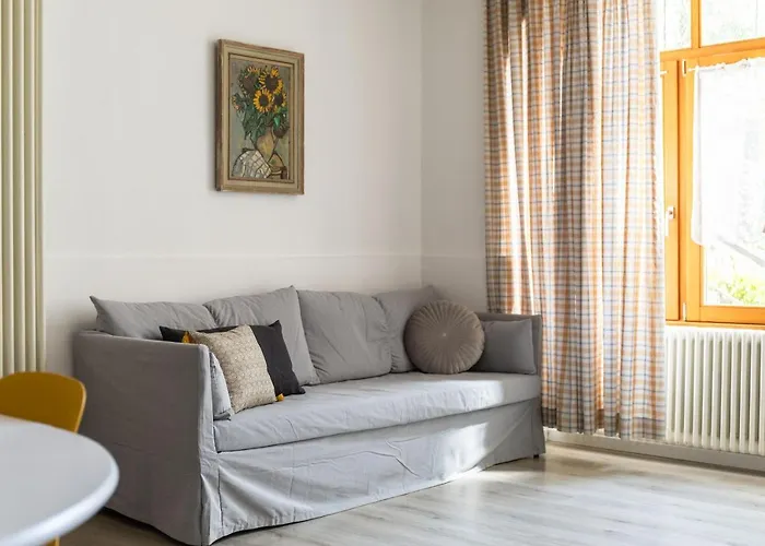 Rose By Quokka 360 - Refined Two-bedroom With Garden *