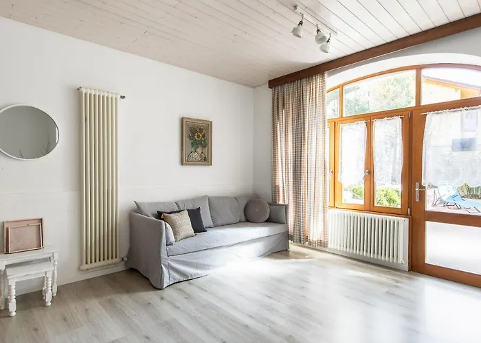 Rose By Quokka 360 - Refined Two-bedroom With Garden Lugano