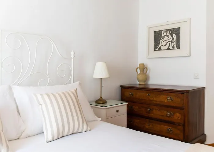 Apartamento Rose By Quokka 360 - Refined Two-bedroom With Garden *