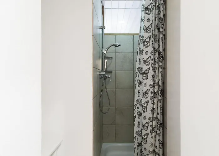 Apartamento Rose By Quokka 360 - Refined Two-bedroom With Garden *