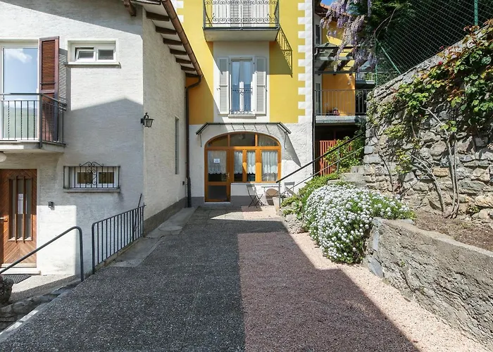 Rose By Quokka 360 - Refined Two-bedroom With Garden