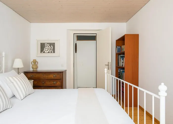 Rose By Quokka 360 - Refined Two-bedroom With Garden