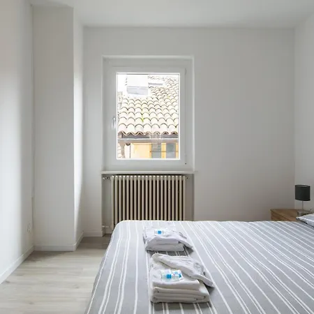 Apartment Rose By Quokka 360 - Refined Two-bedroom With Garden *