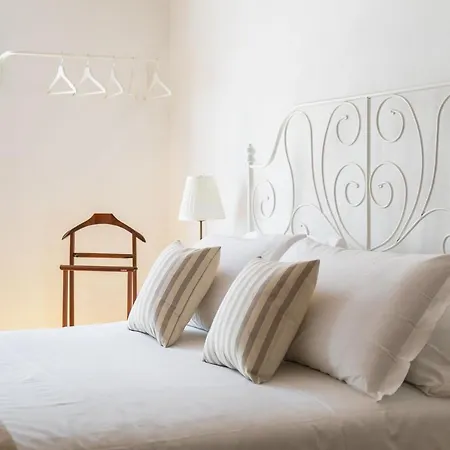 Rose By Quokka 360 - Refined Two-bedroom With Garden