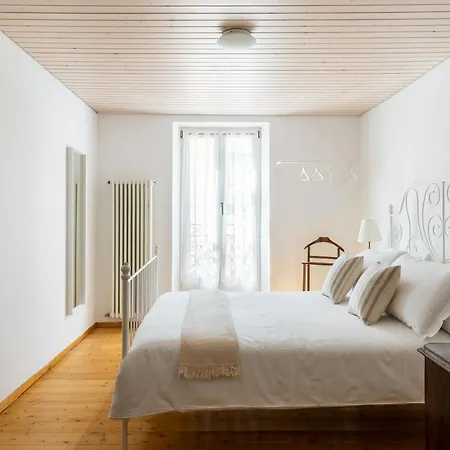 Rose By Quokka 360 - Refined Two-bedroom With Garden Apartment