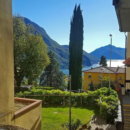 Rose By Quokka 360 - Refined Two-bedroom With Garden Apartment