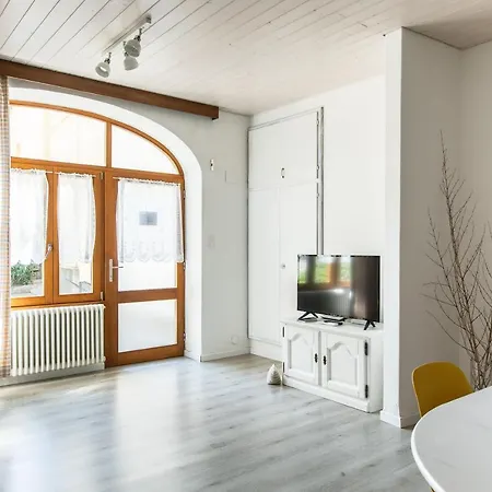 Rose By Quokka 360 - Refined Two-bedroom With Garden Appartement *